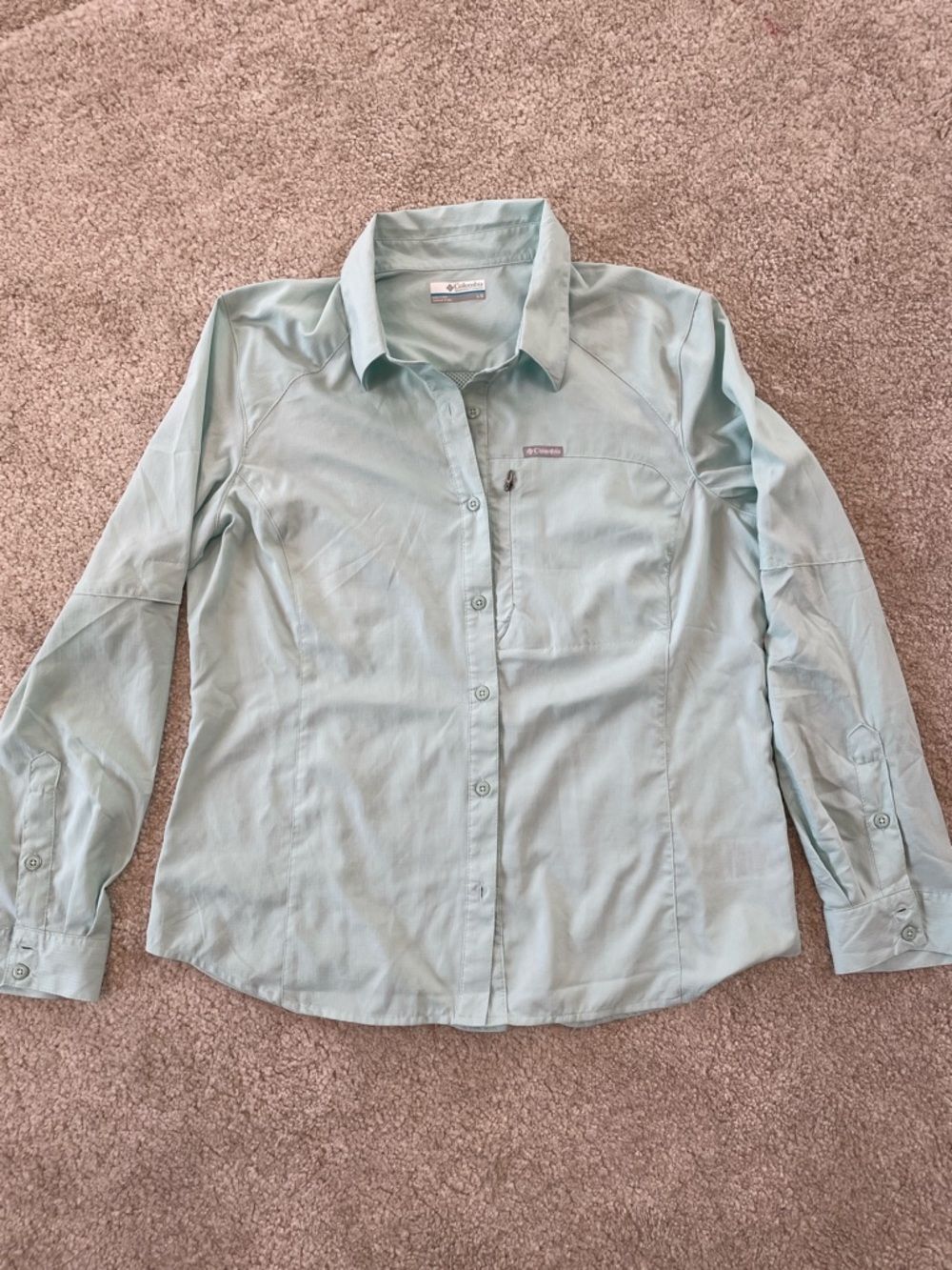 Columbia Light Mint Green Button-Up Shirt with SPF protection